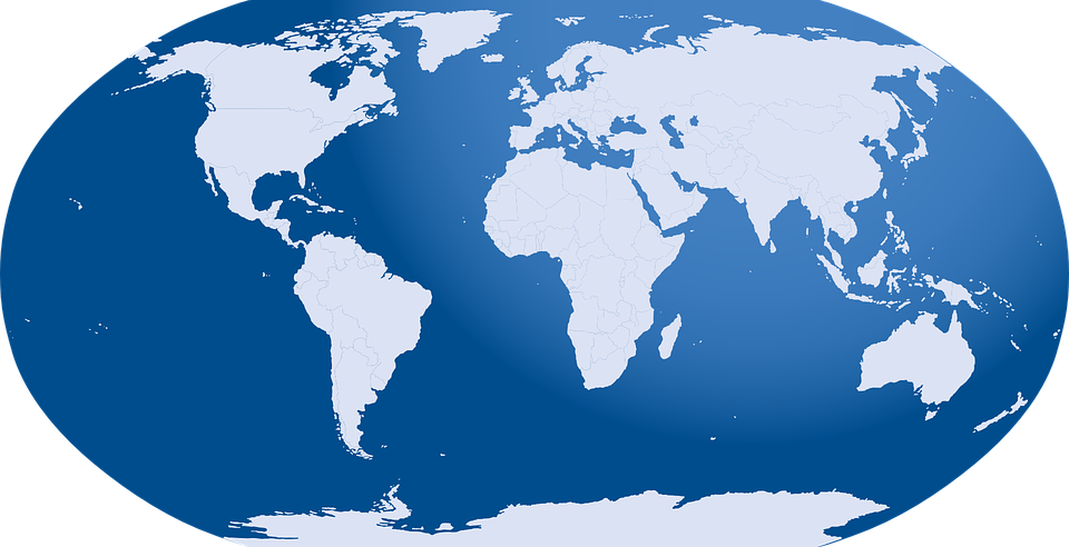 Sinivalkoinen maailmankarttakuva.