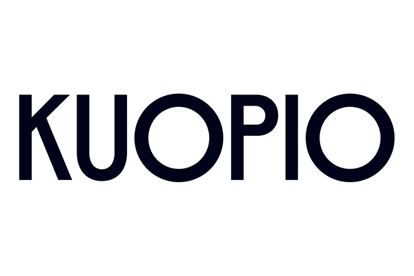 Kuopion kaupungin logo. Musta teksti: Kuopio.