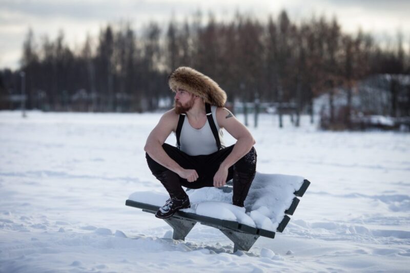 Valtteri Lindholm, Varusteleka.