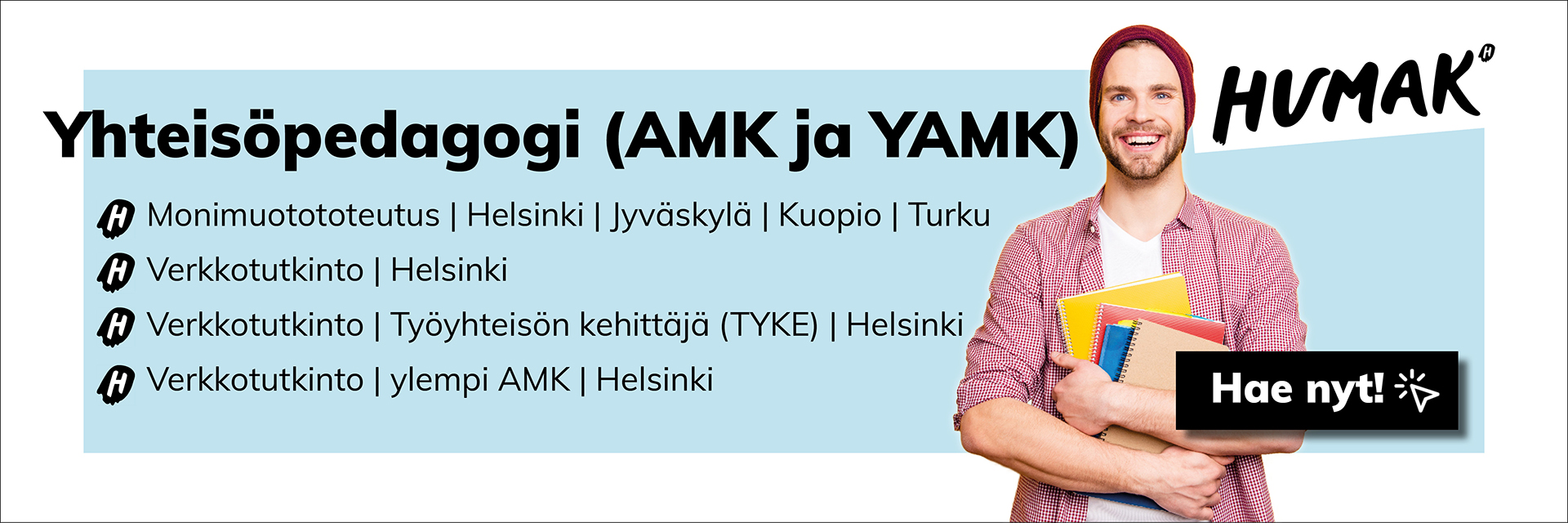 Kuvitusbanneri yhteisöpedagogin tutkinnoista. Kuvassa mies pipo päässä ja sylissään kirjapino, hymyilevä ilme. 