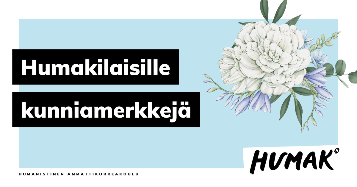 Sinisellä taustalla valko-sininen kukka, jossa on vihreät terälehdet.