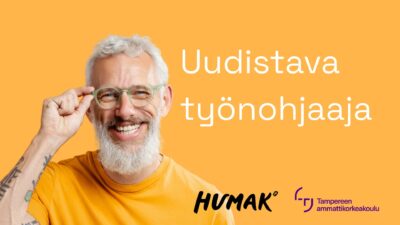 Hymyilevä mies, harmaat hiukset ja parta, silmälasit ja oranssi paita, oranssi tausta; teksti Uudistava työnohjaaja sekä Humak- ja Tampereen ammattikorkeakoulun logot.