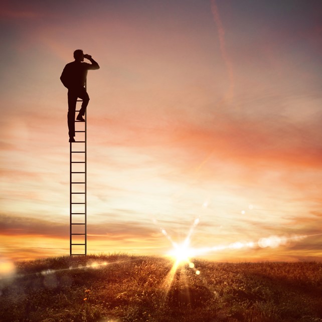 Kuvituskuva, jossa hahmo seisoo auringonlaskussa pystyssä olevien tikkaiden päässä ja tähystää kohti taivaanrantaa ja aurinkoa.